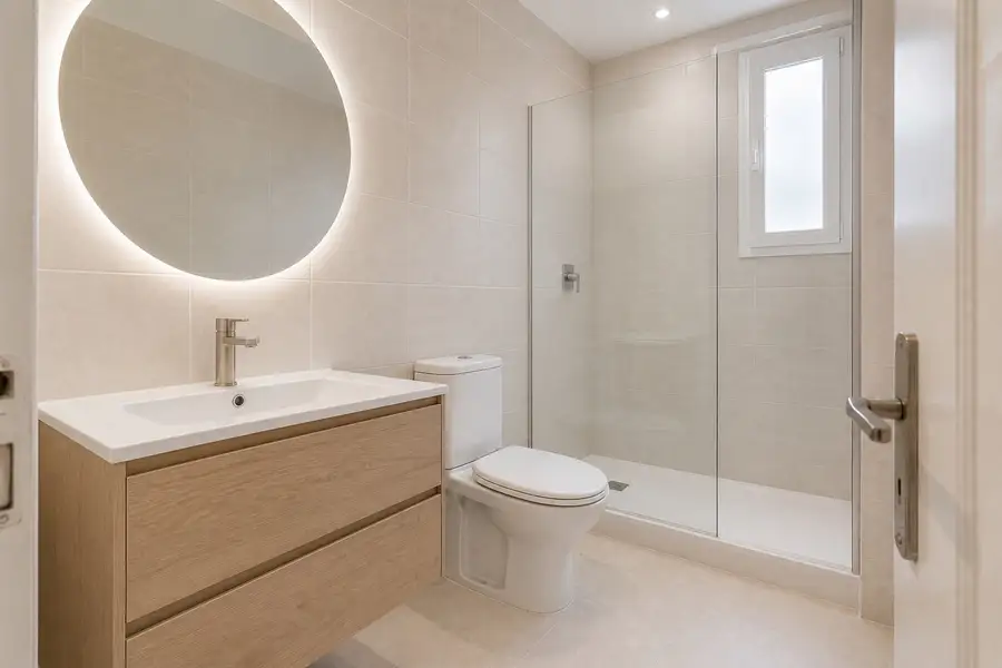 Yenileme sonrası kullanıma hazır banyo